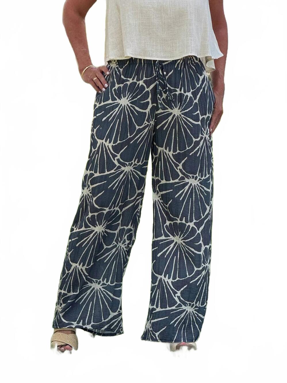 NEW SALTY WEEKEND panama pants in costa navy print